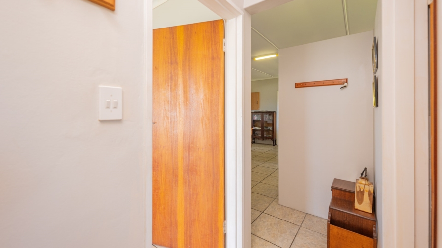 4 Bedroom Property for Sale in Struisbaai Western Cape